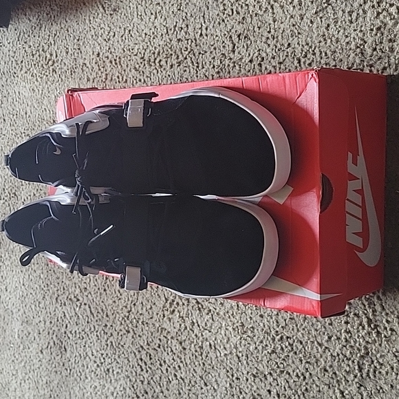 Nike Air Force 270 - Picture 4 of 5